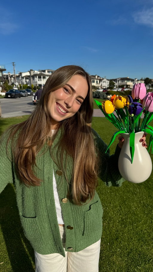 Building LEGO together on the LEGO Builder app 🥰🫶

Check the links in my bio to download the LEGO Builder app and buy the LEGO Tulips so you can build with your partner on Valentines day🫡 

#ad #buildtogetherness #legobotanical #buildtogether #legobuilders