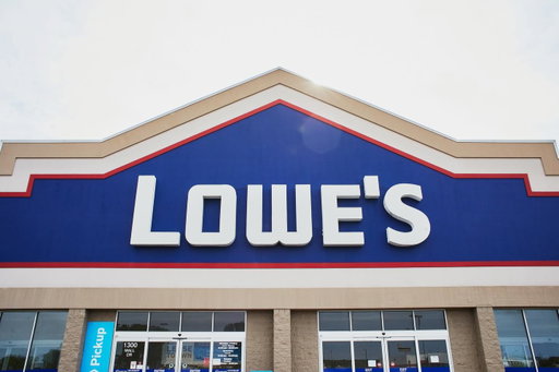 Bay Area! I’ll be at the Lowe’s of San Bruno today from 11am to 12pm. Come get a photo and make sure you stock up on all of your Super Bowl party supplies while you’re here!