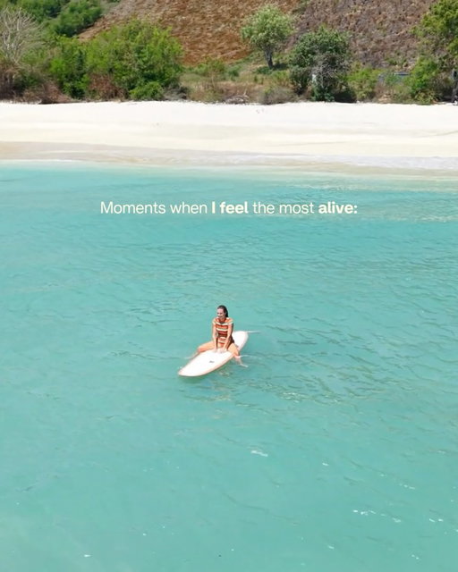 Moments when I feel the most alive: in the ocean 🩵

Surfing brought so many new people into my life, so many adventures and changes that I never saw coming. 

Sometimes you don’t get the wave you hoped for, just like in life, things don’t always go the way you imagine. But another wave always comes. And most of the time, it’s the one you needed at the perfect time. 🌟

#surf #surfing #lombok