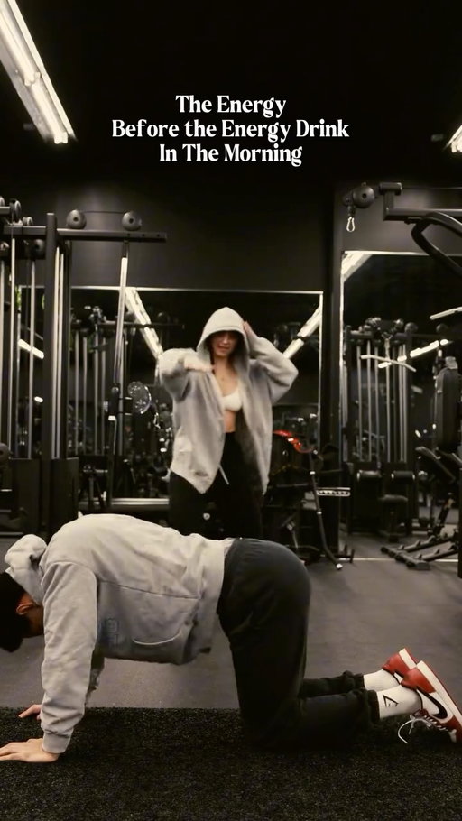 This is me before caffeine & we love @lily.fit2 dance moves at the gym 🕺🏻 💃

The cat-cow stretch is one of my go-to mobility movements for spinal flexibility, posture, and warming up the back. 

At first it felt a little awkward (and definitely looks interesting in public), but once you feel the movement through your spine, the benefits really click.

Now it’s a staple in my routine, even if it makes it look like I’m doing something else… 

Mobility matters. Even when it looks funny.
.
.
#gymhumor #funnygym #gymmotivation #gymshark #mobility
