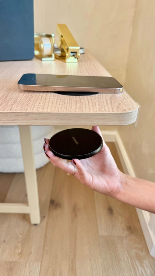 Amazon Invisible Wireless Charger! 
🔗COMMENT “CHARGE” to receive a DM. 
This wireless charger, charges through solid wood, marble glass, plastic and quartz. It’s great way to free the clutter from your desk 🙌🖤📱

#amazonhome #officemusthave #amazongadget #amazonfinds #wirelesscharging