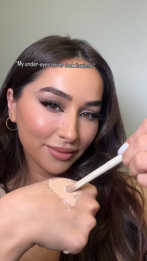 If your under-eyes don’t look flawless it’s because you haven’t tried this technique! I’m using the @guerlain concealer, @givenchybeauty loose powder & the @charlottetilbury setting spray #makeup #concealer #concealertutorial