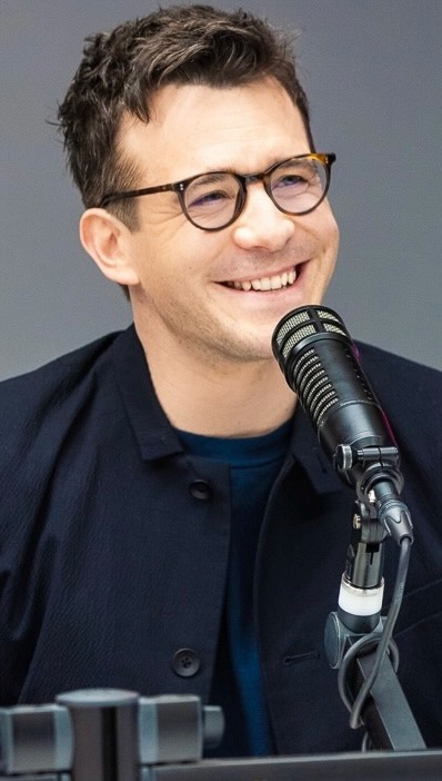 Who thinks Luke Thompson has a burner account? 👀 Full episode with @tommydidario and #LukeThompson is out now wherever you listen to or watch podcasts. ♥️ #IveNeverSaidThisBefore #bridgerton #lukethompson #benophie bridgertons @netflix @bridgertonnetflixL