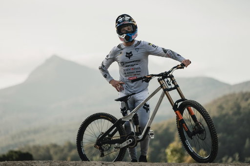 Here’s the bike I’ll be racing this weekend at Hardline Tasmania and the rest of the season🤘🏽

The 2026 @frameworksracing fames just launched today and are available to purchase. I love mine, go check them out!

And thanks @foxmtb for the fresh kit so stoked on it! 🔥👊🏻