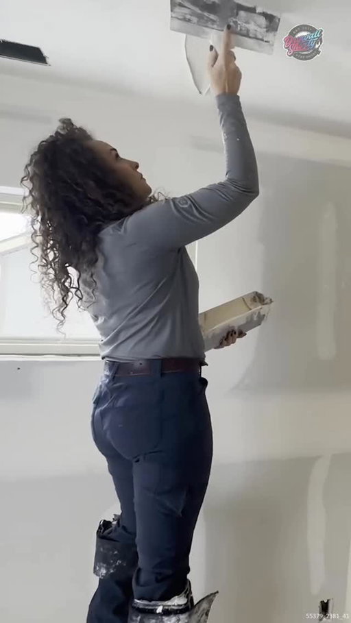 One thing about using auto tools like the box is you still have to cross off and do touch up my hand. They’re fast and save a ton of time but you’ll still need to break out the hand tools! #drywall #reels #finish