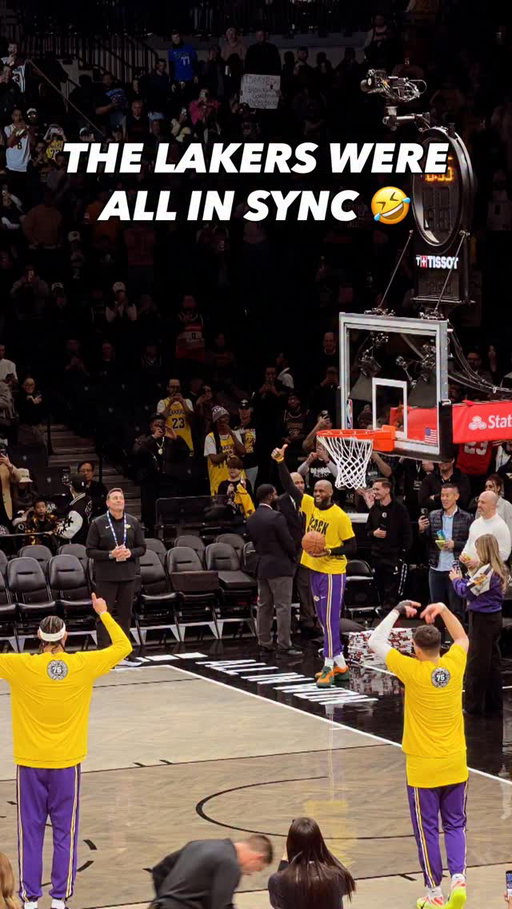 The Lakers team chemistry 🤣 >>>
