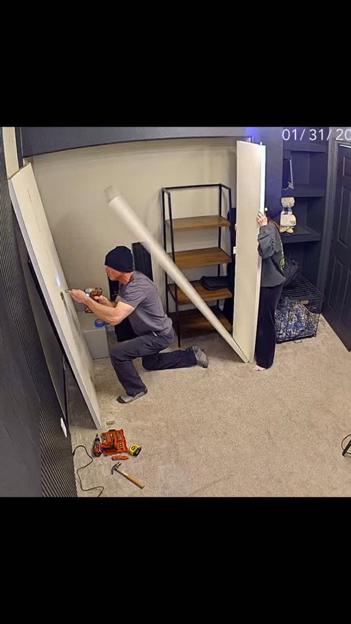 When she tries to help… 🤣 #alaskaelevated #paulandstacy #merveldt #viral #couplegoals