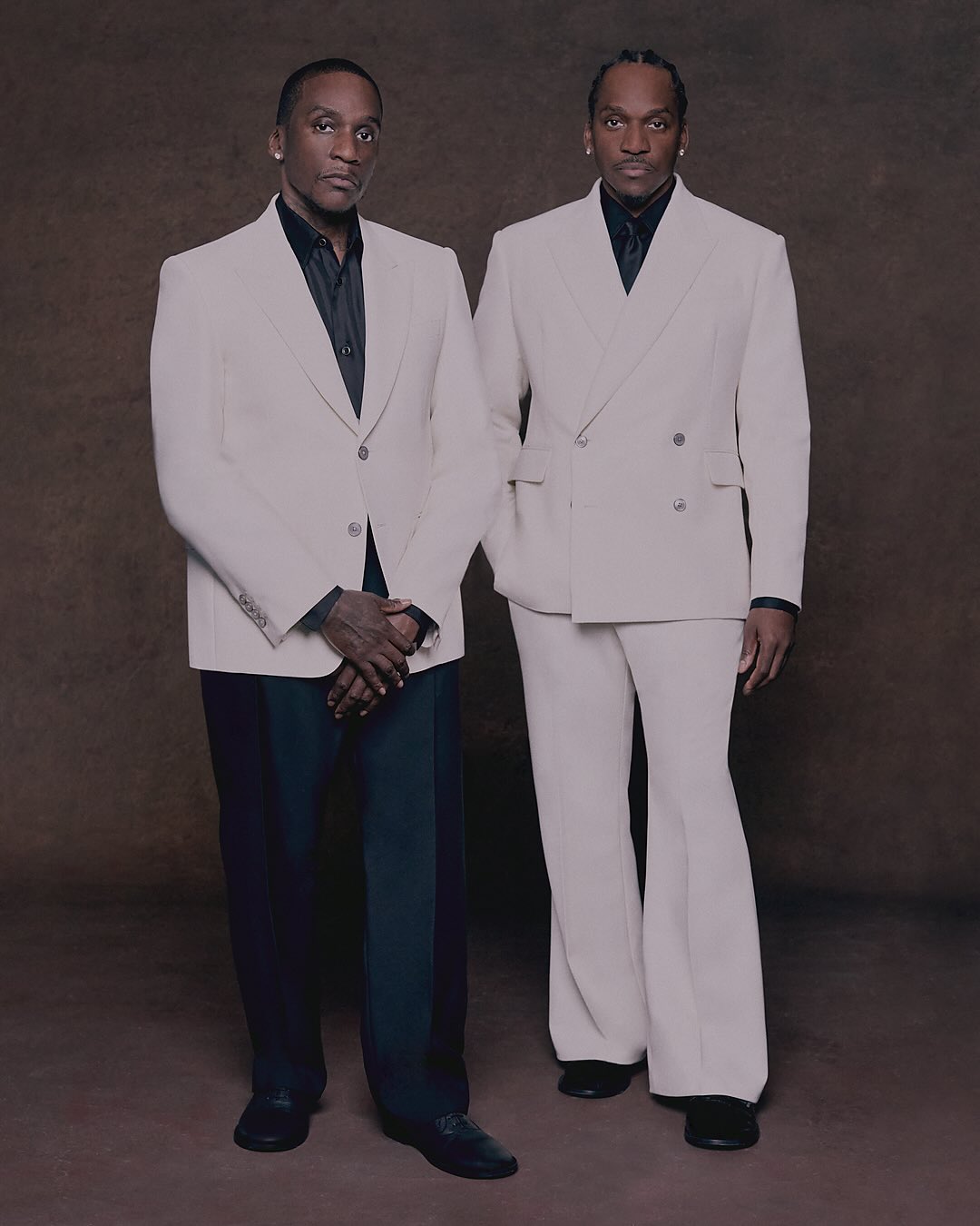68th Grammy Awards. Louis Vuitton congratulates House Ambassador Pusha T, Malice, and @pharrell for winning Best Rap Performance for « Chains & Whips » at the esteemed event in Los Angeles — dressed in custom ensembles featuring white wool jackets with mother-of-pearl button detailing by the Men’s Creative Director.
 
#Clipse #PharrellWilliams #LouisVuitton