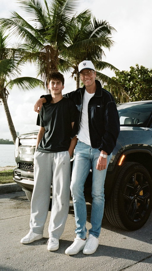 @tombrady (Tom Brady) has reached ultimate “unc” status (according to his son Benny) 😏

The football icon and Benny chat about how social media has changed the game for football recruiting (goodbye VHS tapes 👋) — plus who Benny would DM if he had access to his dad’s Instagram for a day 😎

It all goes down in the second episode of Carversations, our series where parents have conversations with their teens about how they’re using social media 🚗 Watch the full episode on our YouTube channel (link in bio).