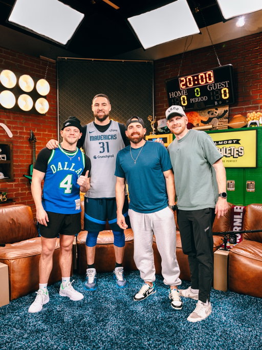 NEW EPISODE WITH KLAY THOMPSON OUT NOW! 🔥