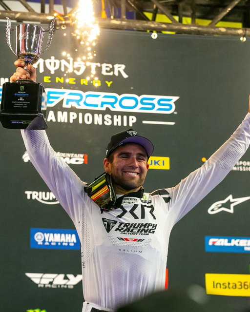 There’s history in Glendale 🏆 

2025 saw @JordonSmith.20 deliver @OfficialTriumphRacing their first SX win, staking their claim among the other manufacturers 📍 

#SupercrossLIVE #SMX #Triumph