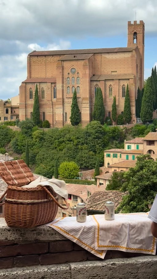 The Basilica of San Domenico. A 13th century Tuscan landmark ✨

Some views are worth more than just a glance. 

#birramoretti #lifessimplepleasures