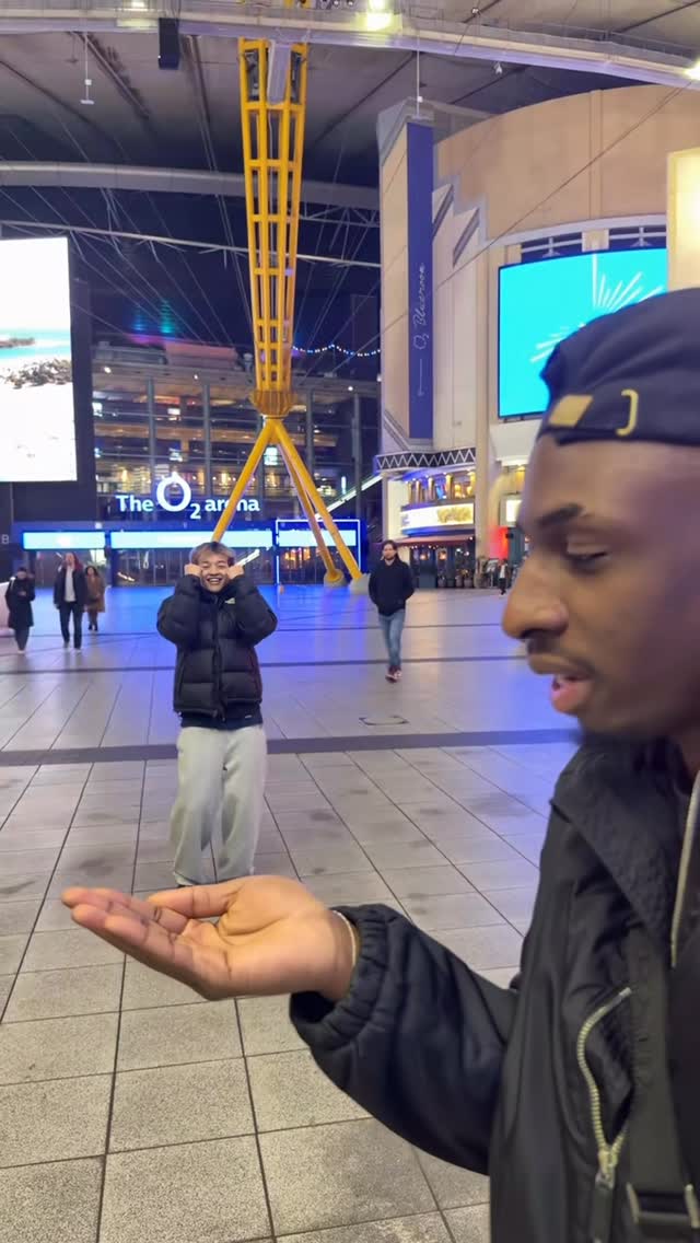 TY FOR INVITING ME TO THE SIDEMEN CHARITY MATCH 😁😁😁😁🇬🇧