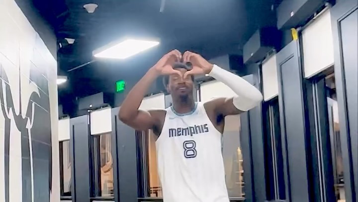 Trip. JJJ. Block Panther. Jaren Jackson Jr. 🦄

Thanks for all the 𝐌𝐄𝐌ories. Forever a part of Grizz Nation. 🐻💙