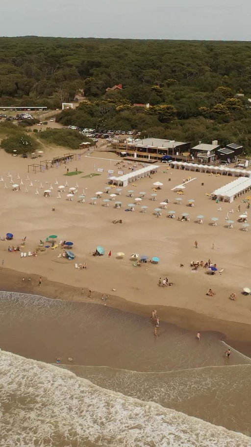 Un día perfecto frente al mar se vive mejor en familia en Cozumel American Express Beach Club.
Desde la mañana sol y playa, juegos para los más chicos y momentos de relax.

Cada actividad fue pensada para compartir y crear recuerdos juntos, con el mar como escenario.
Porque los mejores planes no son solo lugares, son experiencias que se viven #conAmex