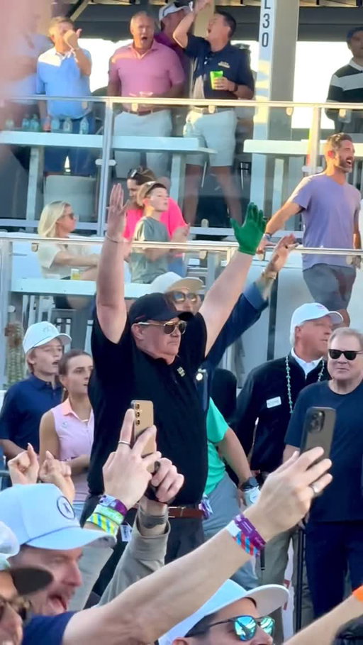 “Hey Oscar, was that you who just created a party out of thin air? Or was it me?” ~ Kevin Malone

@bbbaumgartner wins the 2026 @whoop Shot at Glory, coming just 10’4” from the 16th hole!