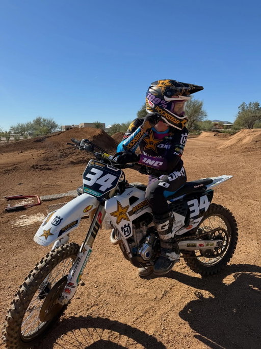 Switched it up this week and took a trip to Scottsdale before the weekend! Thank you @jeremy_fappani for a place to rip👊🏼