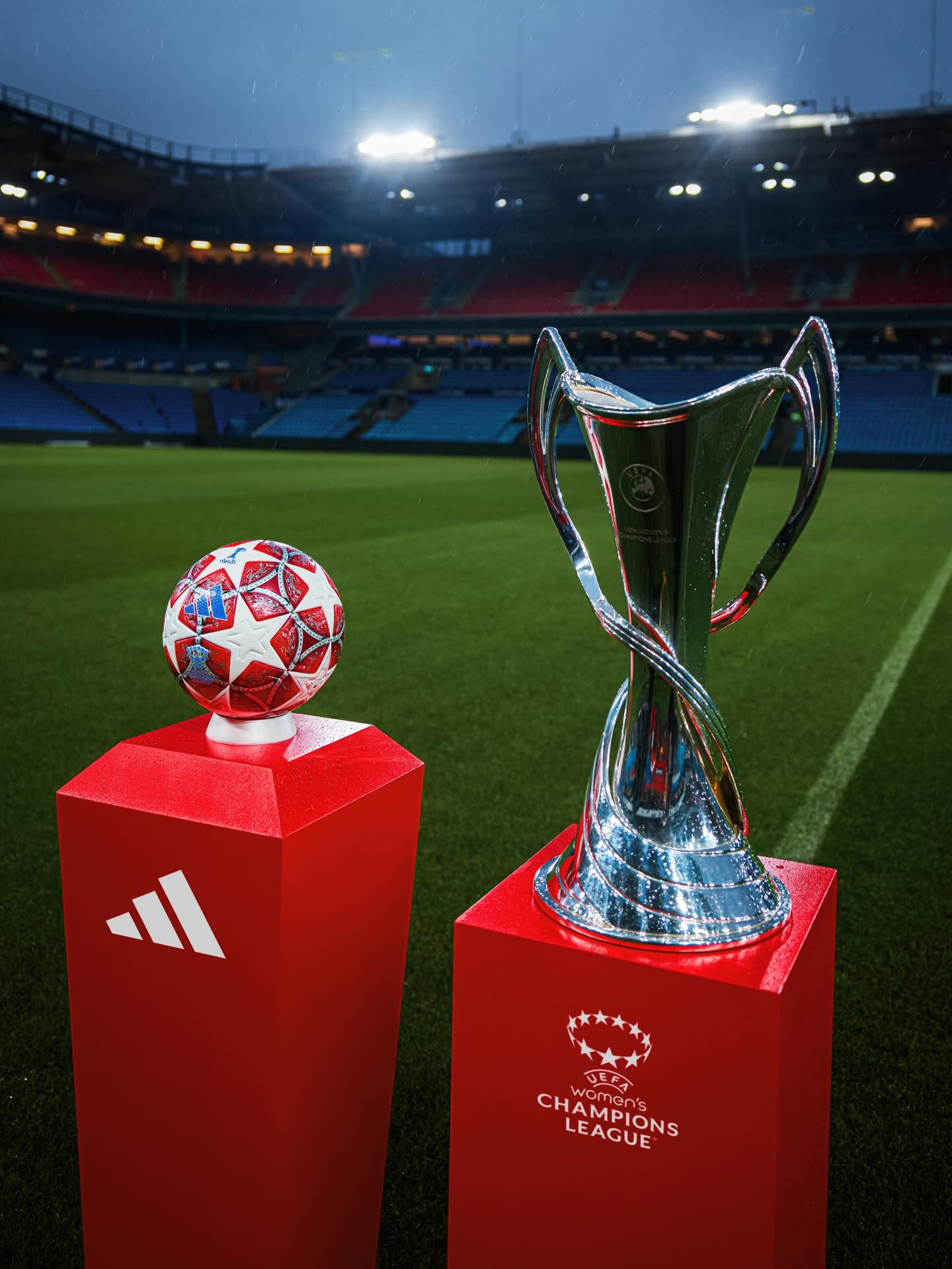 nights like this need a ball like this. 🌙⭐️​

introducing the UEFA Women’s Champions League Final ball. 🏆✨