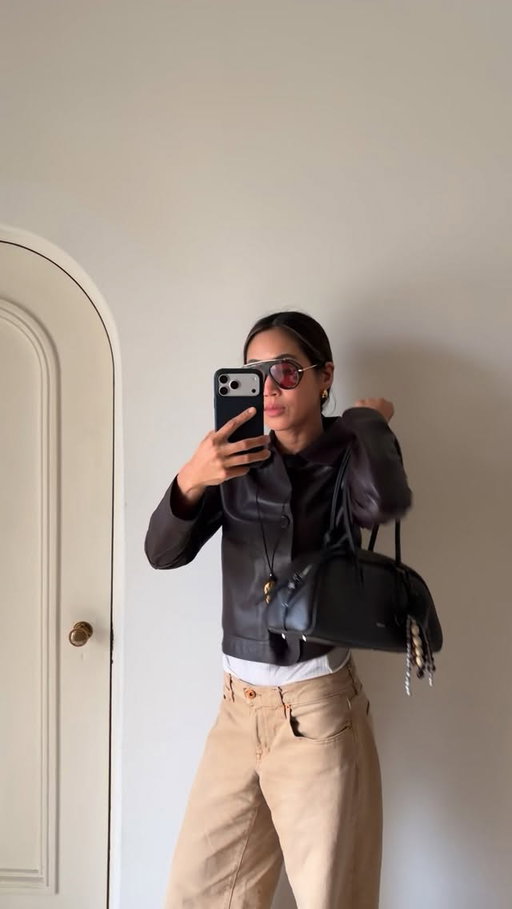 Here’s a realistic day in the life of a mom of two. Same @songmont_official Yore Toast Bag throughout the day. From school drop-offs to meetings, after-school activities, and a night out with my girls. Not pictured: the chaos and my incredible support system.

use code: aimeesong12 for 12% off
#Songmont #SongmontMoment #SongmontYoreCollection
