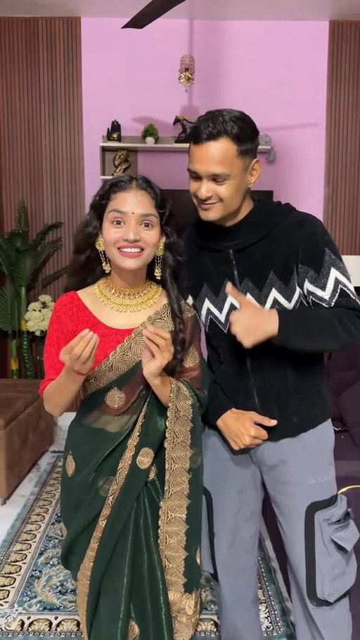Buddhudev ne mera makeup kiya😍❤️
.
.
#misshosiyar #viral #reels #shorts #minivlog