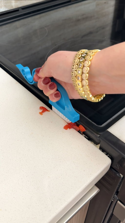 Amazon Kitchen Find ✨
Comment ‘stove’ if you want the 🔗

This gap cleaning brush is perfect for cleaning between your stove and counters. The stove gap covers is stainless steel and adjustable. It also works great if your stove is higher than your counter top unlike other gap covers. 

#amazonmusthaves #kitchen #cleaning #asmr #home 
amazon finds, clean home, satisfying reels, gadgets