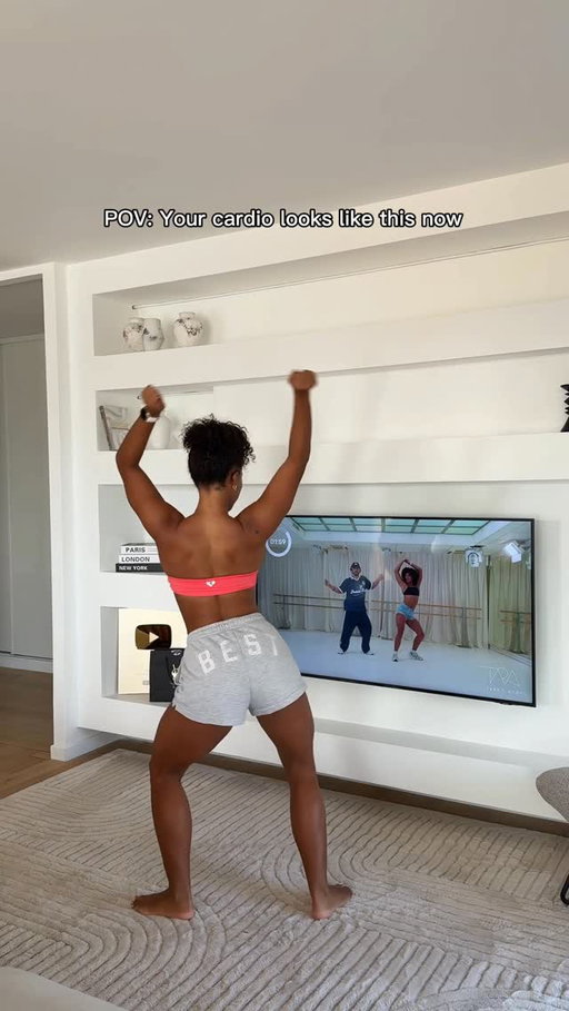 POV : Your cardio looks like this now ! 💦 

Workout available on my YouTube Channel tomorrow ! 
Outfit @womensbest - code : TARA 

#fy #fyp #dancefitness
