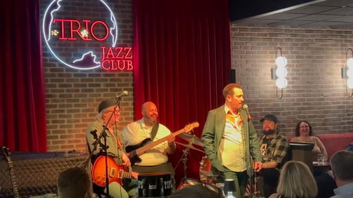 If you’re like me and don’t speak Kid Rock, (Bow wit a’ bow?  Speak American, sir)
then come over to my alternative to the alternative halftime show, this Sunday at the ol’ House of Comedy at the Mall of AMERICA 

https://moa.houseofcomedy.net/events/chris-maddock/

Enjoy a short clip from Sioux Falls last week.