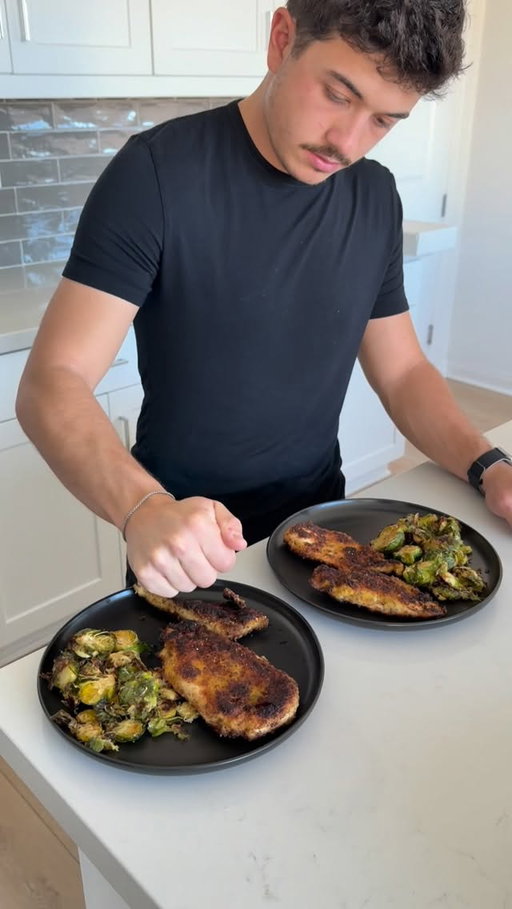 My repeat meal of the moment and loving the @KitchenAidUSA slide in range to help me make it happen 🤝🏼#ad #KitchenAidPartner