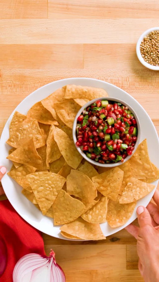 #ad The star of your game day spread: zesty party salsa featuring @pomwonderful Pomegranate Arils—the ultimate dip that scores big with every bite.

Find POM near you at the link in bio.

#POMWonderful #pomegranates
