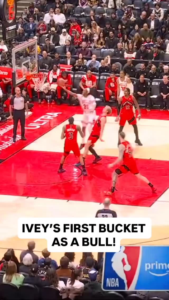 Jaden Ivey drives inside for the layup, his first bucket as a member of the @chicagobulls 👏 Bulls/Raptors on Prime <link in bio>