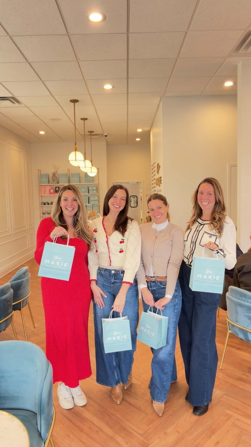 Proof the best plans are made with your girls! 💕

From fresh faces to brunch dates, boutique shopping, tea time, and ending with live music — this is your sign to romanticize time with your girls in @southparkclt 🥂💃

Fresh faces + flawless skin at @cleanyourdirtyface .

Bloody Marys, breakfast tacos, and catching up at @eatmalpan 

Shopping at Morrison Place 🛍️ finding the perfect red sweater at @shopboem , cutest outfits at @itsdiscohoney and book club at @barnesandnoble 

Tea Time 🫖 at @chezmarieclt with a beautiful pastry tower, available everyday 2-4 PM. 

Cocktails and girl dinner at @the800lounge with live music every Tuesday and Thursday. 

Save this for your next girls day + tag the friends you’re doing this with 💖 #galentinesday❤️ #southparkclt #sliceofclt #girlsday