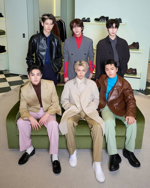 Prada Ambassadors ENHYPEN members NI-KI, JAKE, SUNOO, JUNGWON, HEESEUNG and JAY celebrate the opening of the Prada Breeze Nanshan boutique in Taipei.​
​
#Prada #PradaPeople