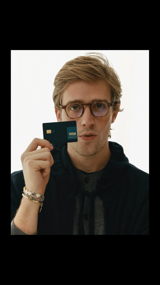 O melhor da viagem é voltar tranquilo. Com o Home Delivery do @brasil.dutyfree, eu escolho meus favoritos no desembarque e recebo tudo em casa.

Sem peso, sem preocupação e ainda parcelo em até 12x sem juros com meu Visa Infinite.

Compras a partir de U$ 300 ao desembarcar são elegíveis para Home Delivery. Consulte termos e condições em visa.com.br/viajecomvisa 

#publicidade #ViajeComVisaInfinite