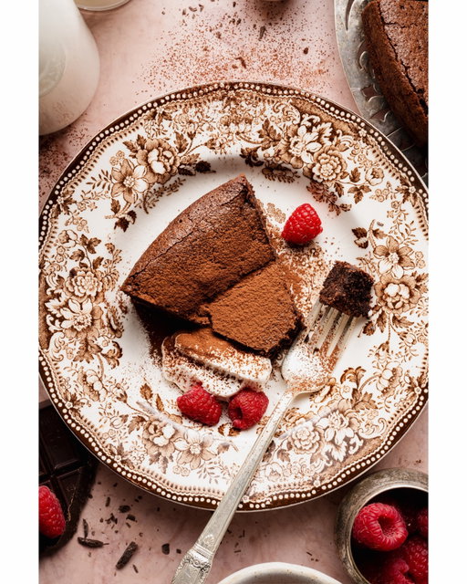 📸 flourless chocolate cake for @krolls_korner 💌💕