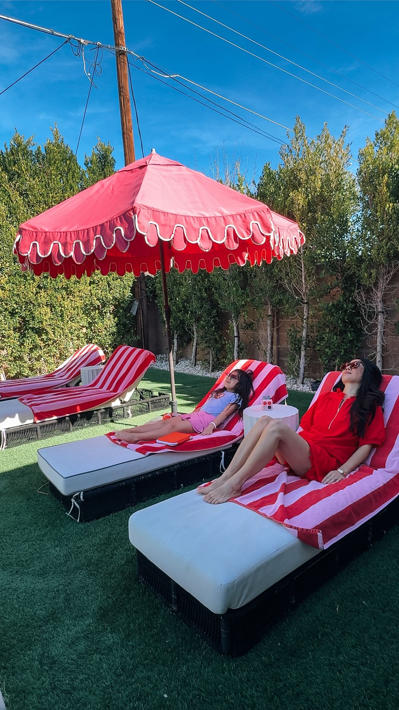 #ad We love using @yotoplay_us Player at home, but the Yoto Mini has become an absolute travel essential for our family. It’s one of the first things I pack in our carry-on every trip. From keeping my daughter entertained at the gate, to making flights calmer, to story time on vacation, it’s truly our go-to for screen-free fun on the go.

And with over 1300 cards to choose from, your kids will never be bored! Right now, the K-Pop Demon Hunters card is on repeat for her and I can’t complain, I love dancing and singing along with her!  Get the Yoto Mini for you and your kids, it’ll become your travel necessity too!

#familytravel #travelwithkids