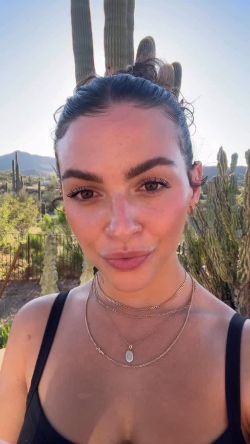 Science shows that you need to be EXTREME in order to be successful 🧠

Bottom Line:
You can’t create an extraordinary life with average energy.
If you’re half in, your brain is half invested.

But when you’re obsessed?
Your identity, your chemistry, and your reality all shift to match it.

So yeah—be extreme. 
Em 💖

#brain #mindset #mindsetmatters #growthmindset