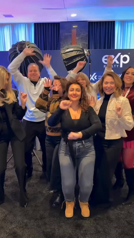 Big Apple, bigger ideas! 🍎✨ eXp agents and leadership just wrapped an incredible week at Inman Connect and the energy was off the charts.

From @leopareja and @brandwendy taking the stage to diving deep into the future of tech and AI, we’re coming home with a suitcase full of inspiration.

The future of real estate is bright, and eXp is leading the charge. We are ready to put these insights into action!