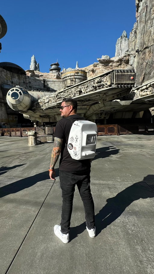 Visiting the Millennium Falcon in Galaxy’s Edge NEVER gets old! 

#starwarsgalaxysedge #milleniumfalcon #galaxysedge #starwars #starwarsland