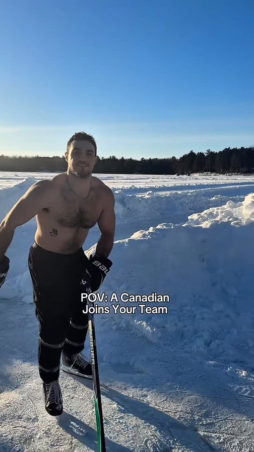 Those Canadian hockey players are always trying to catch a tan whenever they can 😅🇨🇦