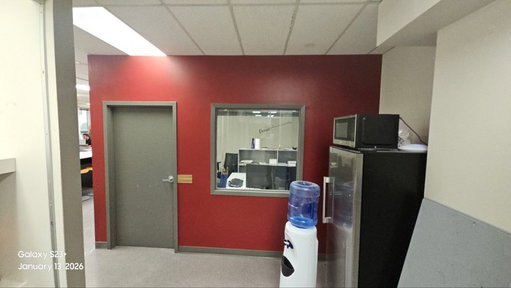 Demos are underway at Portage Place and we snuck in to give some offices a fresh coat of paint! ⚒️ 

Want to revamp your home or business? Call us for a complimentary estimate! 📱 204-452-3633

 #winnipeg #local #commercial #interior #office