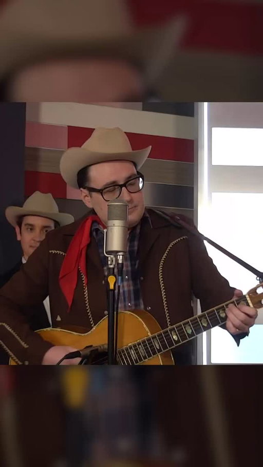 You wanted more from @chrisscruggsofficial — and here it is! ✨ A little taste of Scruggs and The Stone Fox Five (or 2 as per the weather) performing live from the WSM Studios stage, built with the original 1950s Ryman wood. The night the Opry carried on — even through January’s ice storm. ❤️❄️