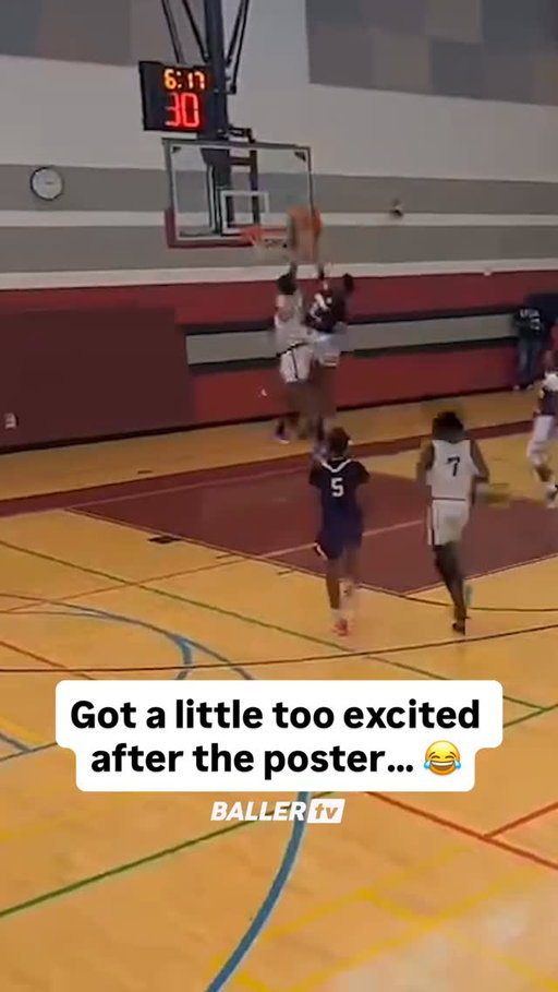 His teammate DEFINITELY didn’t see that coming 🤣👋