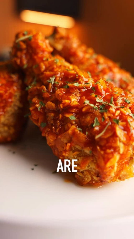 The Best (non) Fried Chicken‼️

These are so good, crispy, and high protein. Check out @atkinsnutritionals for more 

🔥Macros For Each Drum (Approximated based on size)

211 Calories 
27g Protein
2.5g Fat
20g Carbs

Ingredients (about 18 Tacos):

The Best Muscle Building Chicken (Makes ~5-6 Pieces):

✅ - 450g Chicken Breast (I used drums in the video too)

Bowl 1 (NOTE: Only about 35-40% of this will stick) 

✅ - 80g AP Flour

✅ - Salt & Pepper

✅ - Garlic Powder

✅ - Paprika

✅ - 1 Tsp Cayenne 

Bowl 2

✅ - 1 Large egg

Bowl 3

✅ - 100g Crushed Protein Chips

Hot Glaze (Can be Used for up to 8 pieces)

✅ - 1/3 Cup Frank’s RedHot

✅ - 20g Brown Sugar Substitute

✅ - 2 Tbsp Yogurt Butter

#healthydiet #diettips #highprotein #WhyAtkinsWorks #AtkinsPartner