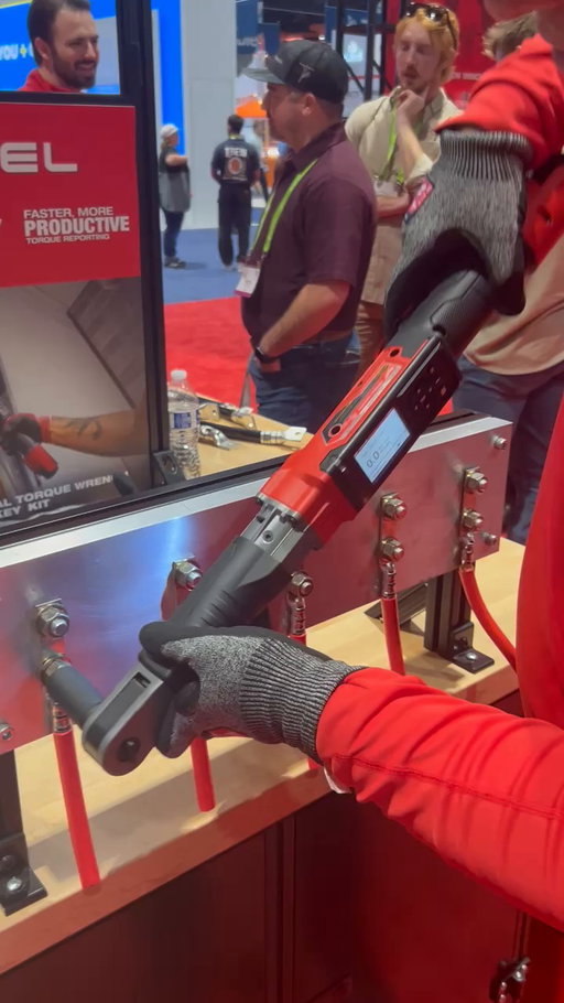 Precise Torque Accuracy of up to ±2% CW, ±3% CCW of Full Scale for Torque Critical Fasteners. M12 FUEL™ 3/8" Digital Torque Wrench w/ ONE-KEY™. 
#MilwaukeeTool #NothingButHeavyDuty
Link in Bio.