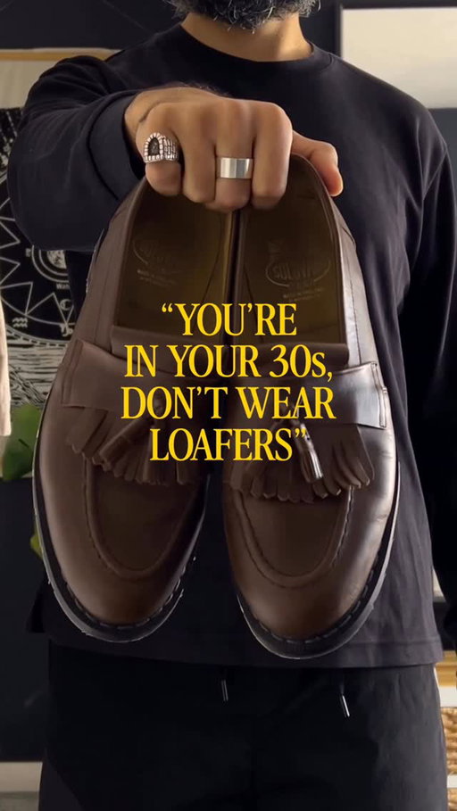 Slowly getting that bit older doesn’t mean loafers look creepy on us. This is in response to DMs from guys not feeling like they are an appropriate age to style loafers right, especially to avoid feeling like an older man in older style shoes. But it’s an easy versatile shoe for daily wear as much as smartening up. Hope this inspiration gives you some tips if you wanted to try out loafers in your 30s+