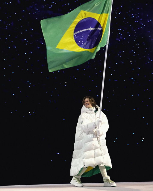 Pure exhilaration.​​

Lucas Pinheiro Braathen leads Team Brazil into the Milano Cortina 2026 Opening Ceremony as flagbearer – an emblem of pride, purpose and possibility. ​​

@pinheiiiroo​​
@oskarmetsavaht​​

#MonclerGrenoble ​​
#TeamBrazil ​

Images 4 & 5 courtesy of Rafael Bello/COB