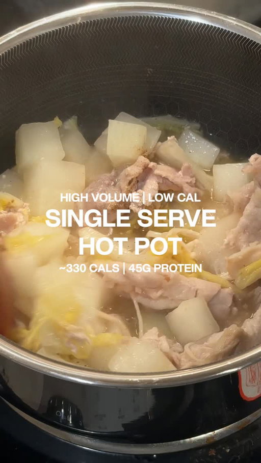 FOLLOW FOR MORE MOSTLY HEALTHY MOSTLY ASIAN ALWAYS GOOD RECIPES

SINGLE SERVE HOT POT

MACROS
329 cals | 44.8g protein | 22.5g carbs | 6.3g fat

6 oz lean pork loin (I get mine from @sayweee_official )
5 oz cabbage
7 oz radish
50 g enoki mushrooms
0.25 cup bone broth (I’m using @kettleandfire )
1 tbsp fish sauce

TO SERVE:
1 tbsp ponzu sauce to dip

#caloriedeficit #macrofriendly #hotpot #protein #onepotmeal
