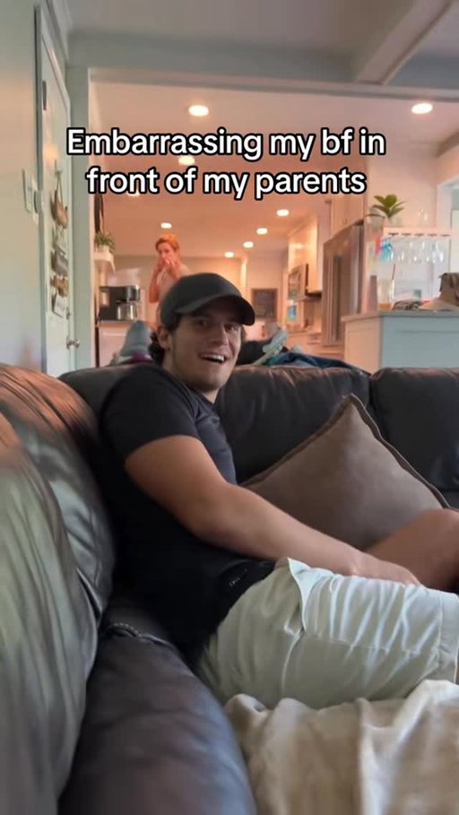 Throwback to our most viewed video and where the journey began 😂 
.
.
#coupleshumor #couplesofig #phoebeanddan #relationshipstruggles #couplescontent
