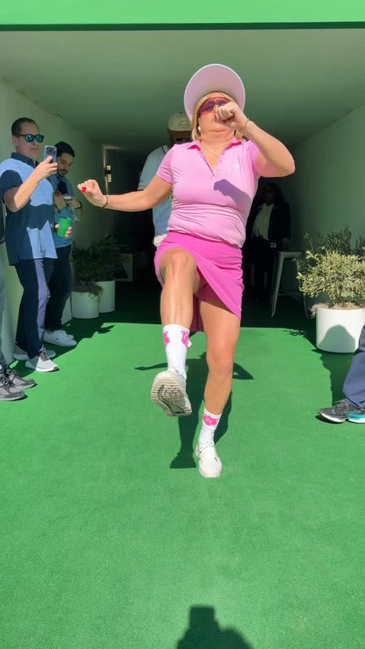 Had to hit the split on hole 16 @wmphoenixopen FOR THE GIEURLZ! @wekopacasinoresort SHOW TONIGHT 8pm we just released more tickets!