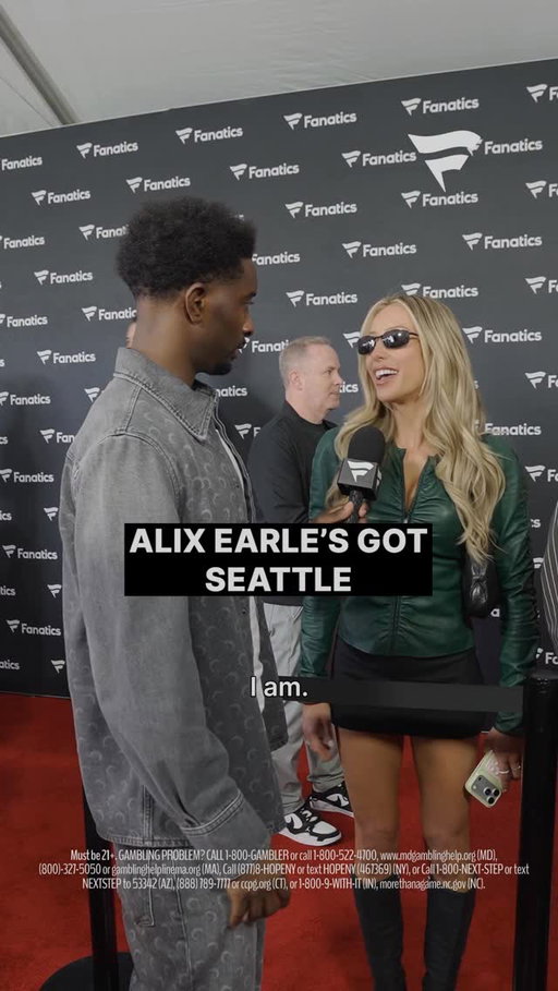 @alixearle has her money on Seattle tomorrow 🏈

#nfl #football #fanatics #alixearle #seahawks
